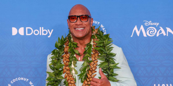 Dwayne Johnson apoia fãs que cantam em filmes musicais como "Moana 2", reacendendo o debate sobre etiqueta nas salas de cinema.